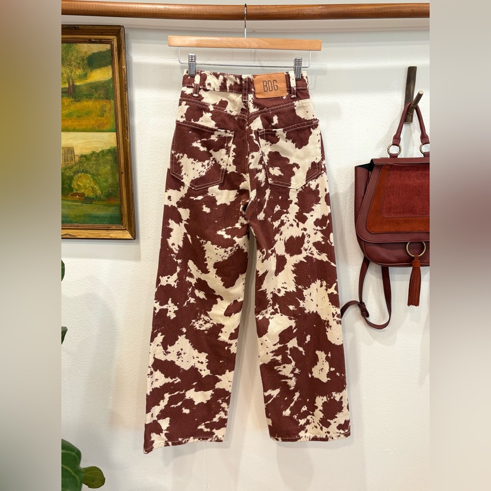 BDG Urban Outfitters Cow Print Jeans Size 24 Western Indie - Picture 4 of 7
